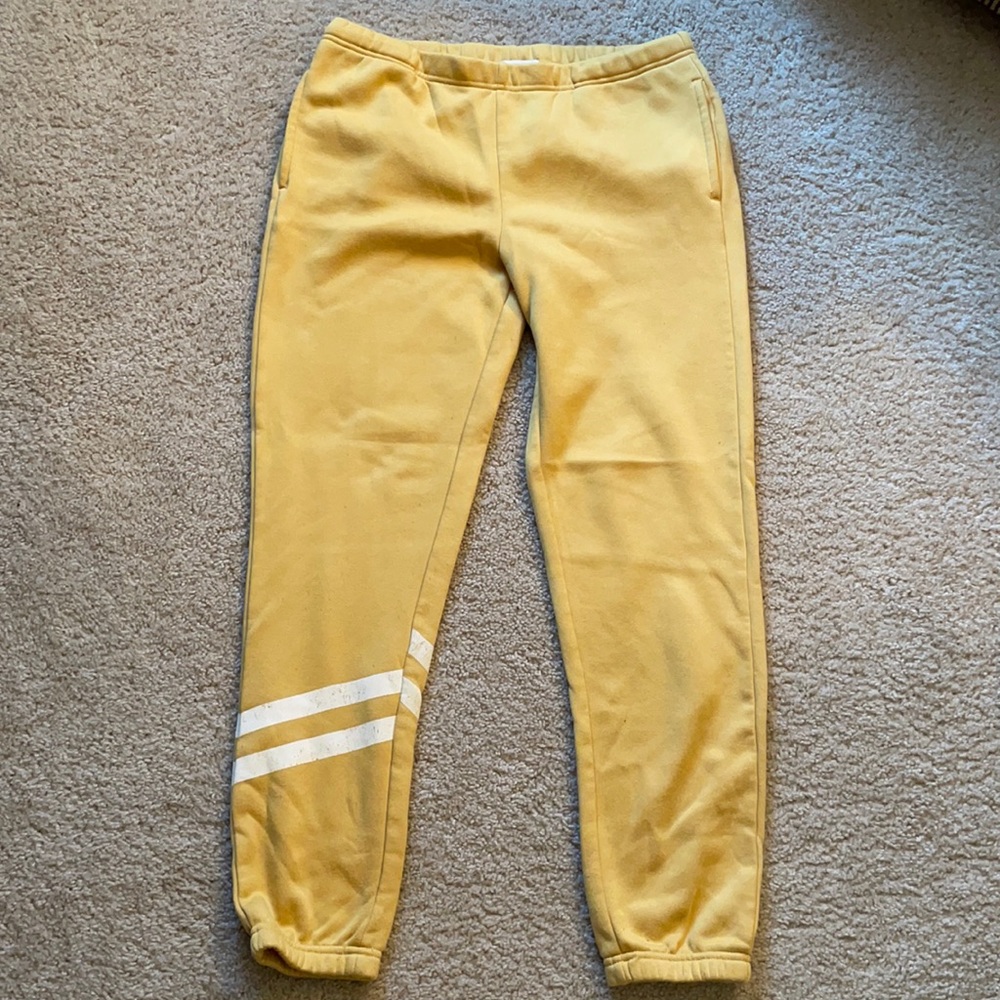 EUC women’s sweatpants. Very comfortable.